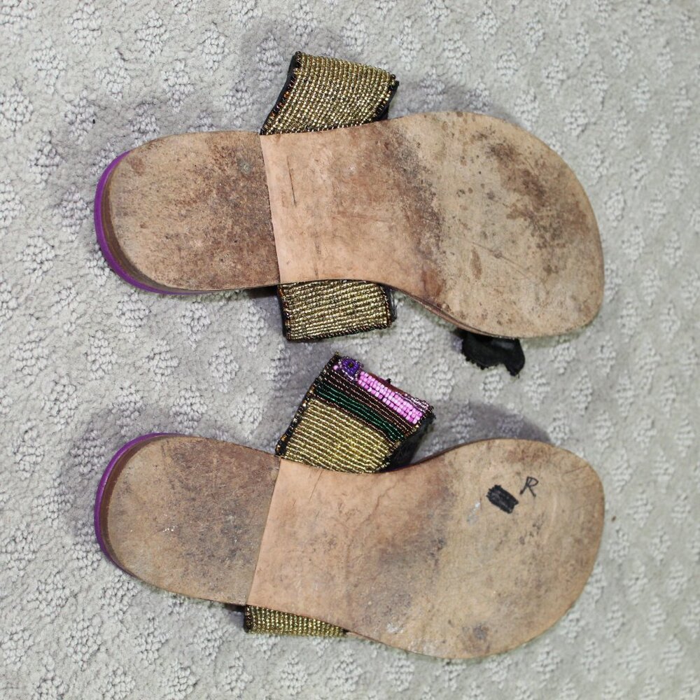 Beverly Feldman Women's Sz 8 Beaded and Embroidered Flat Sandals - Picture 6 of 7